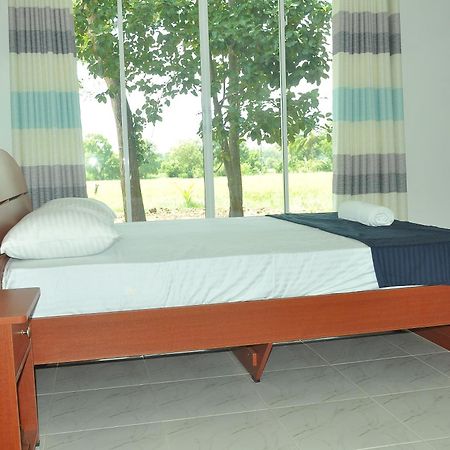 פולונרואה Risenlak Holiday Resort מראה חיצוני תמונה
