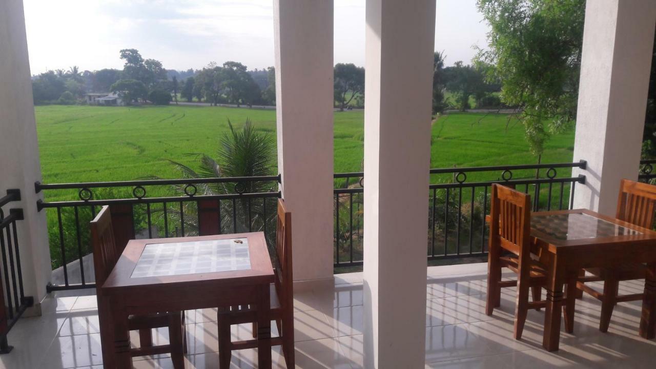 פולונרואה Risenlak Holiday Resort מראה חיצוני תמונה