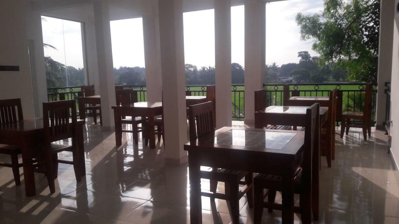 פולונרואה Risenlak Holiday Resort מראה חיצוני תמונה